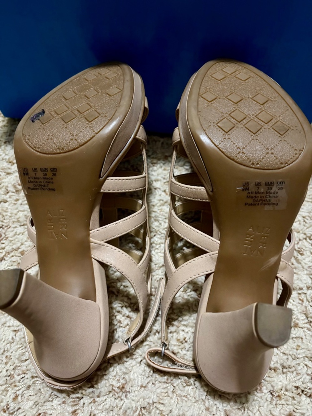 Beige Naturalizer Baylor Sandals, 9M - Picture 5 of 5
